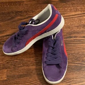 Women’s size 9 puma sneakers